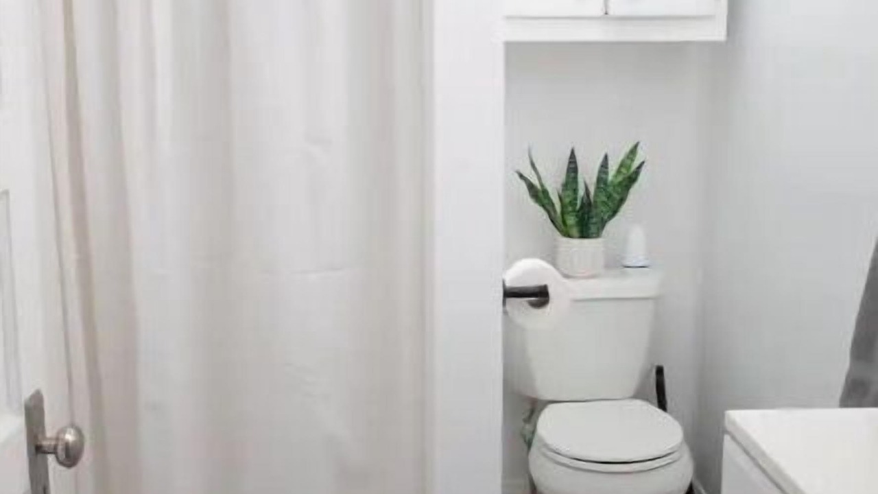 Photo of Bathroom in Warren