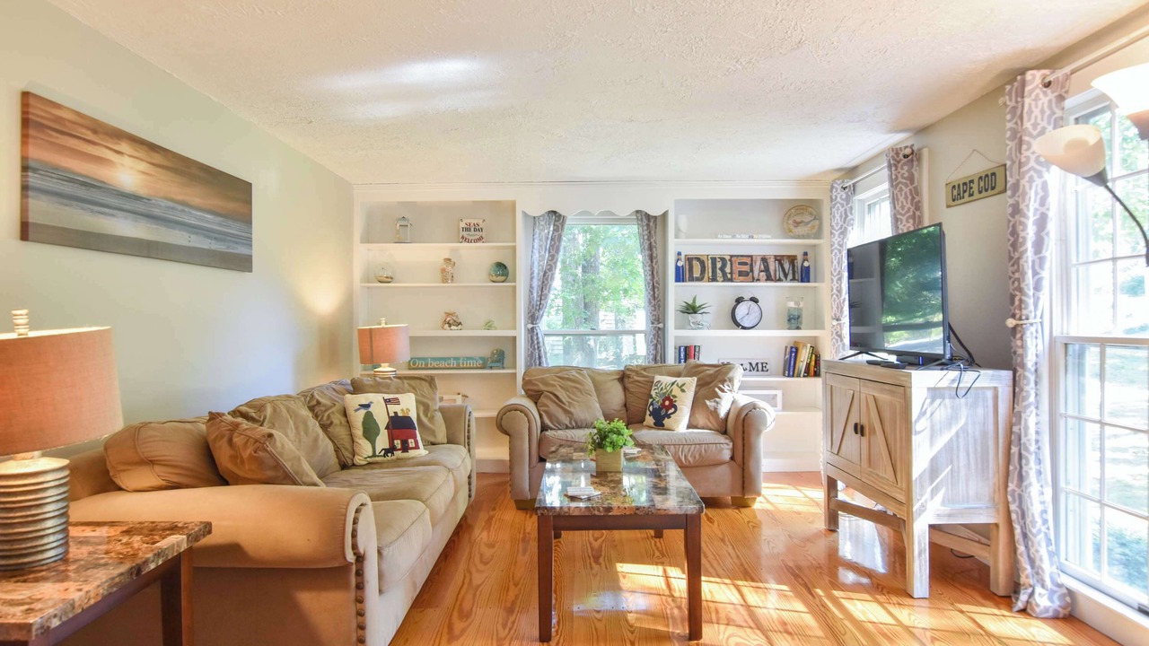 Photo of Livingroom in East Dennis
