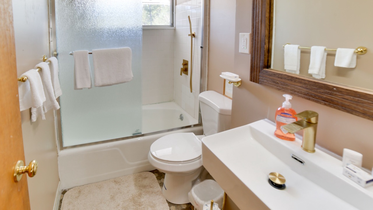 Photo of Bathroom in Londonderry