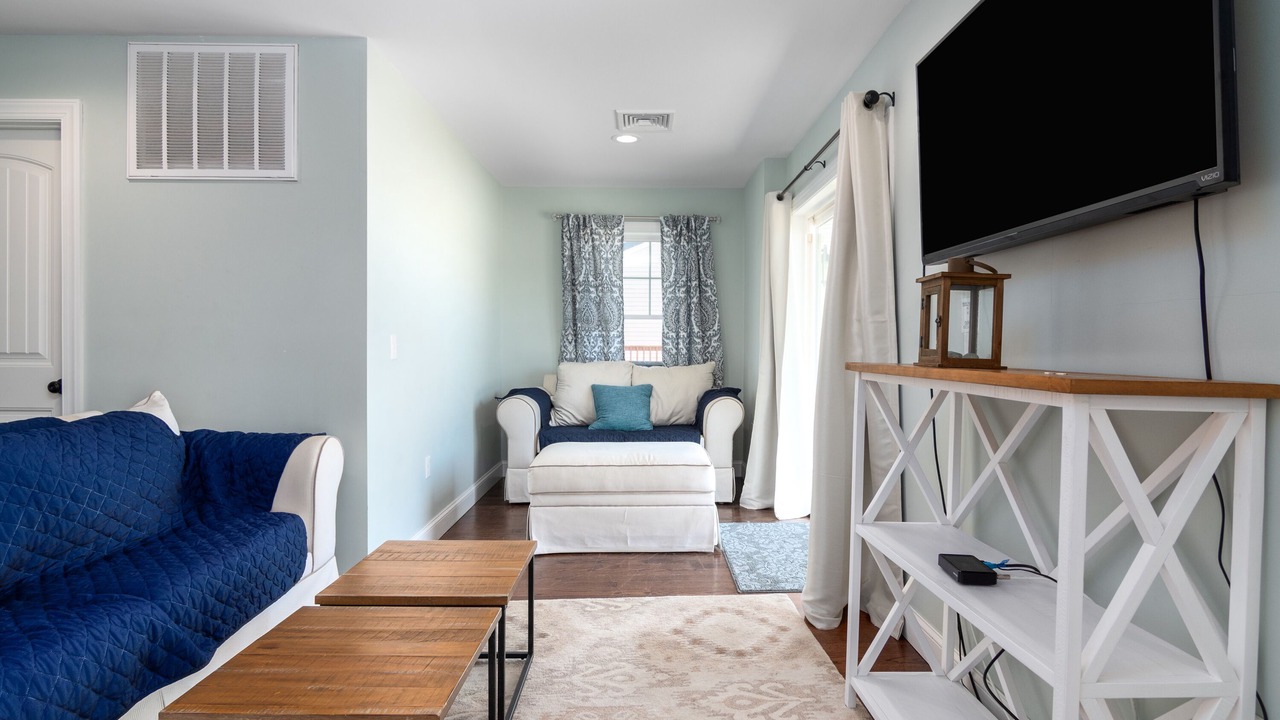 Photo of Livingroom in Eastward Look
