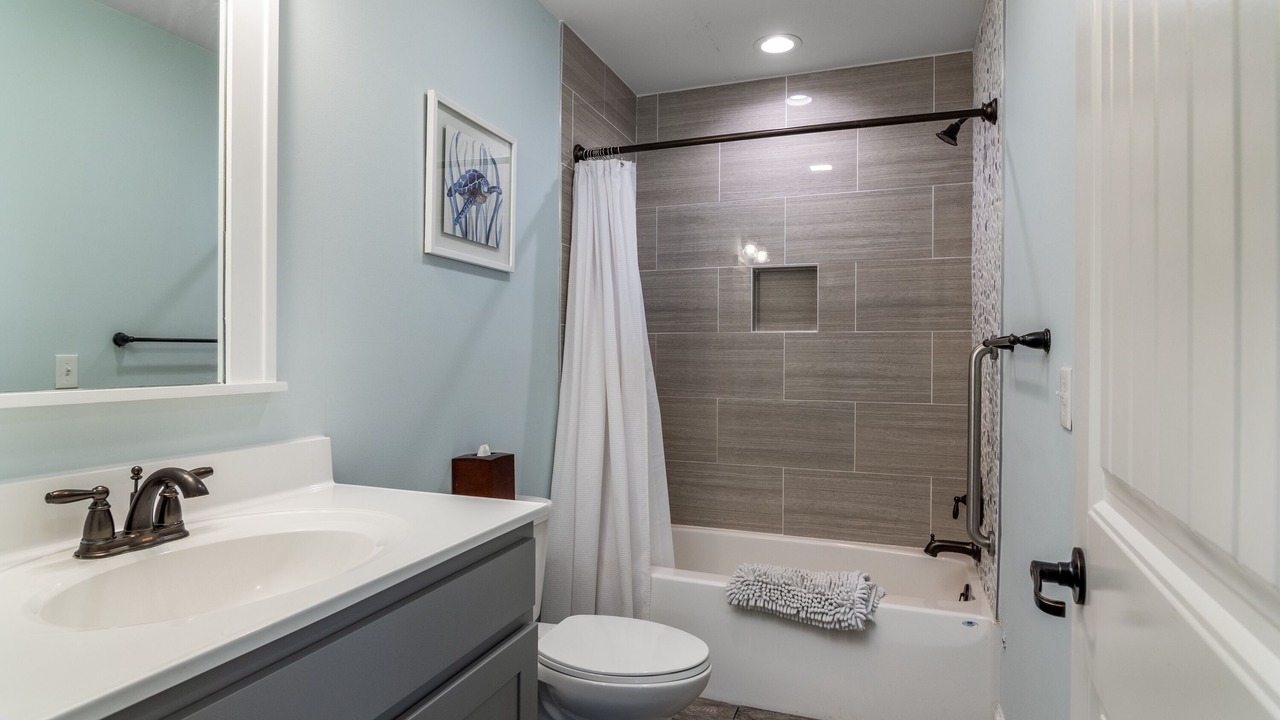 Photo of Bathroom in Eastward Look