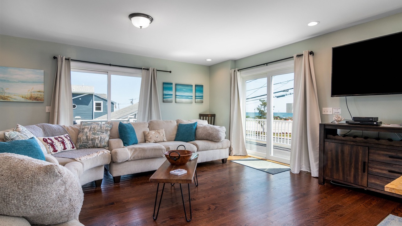 Photo of Livingroom in Eastward Look