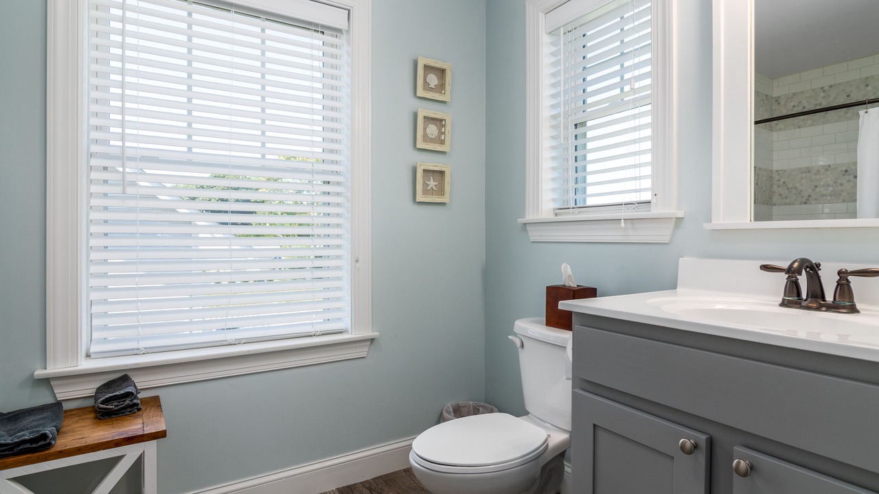 Photo of Bathroom in Eastward Look