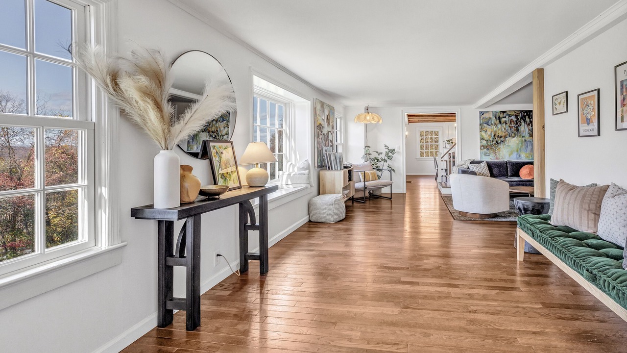 Photo of Livingroom in Bridgewater