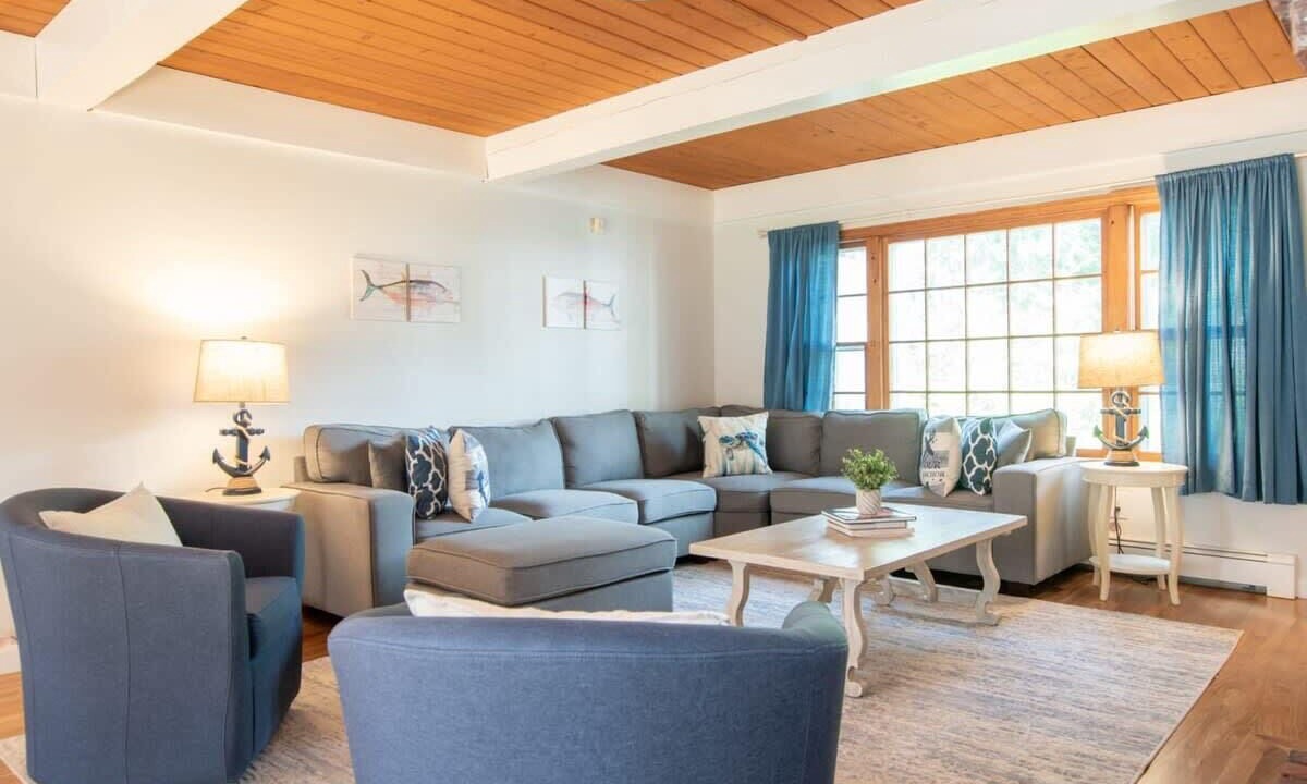 Photo of Livingroom in East Harwich