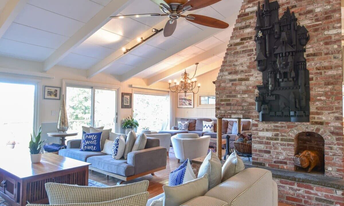 Photo of Livingroom in Eastham