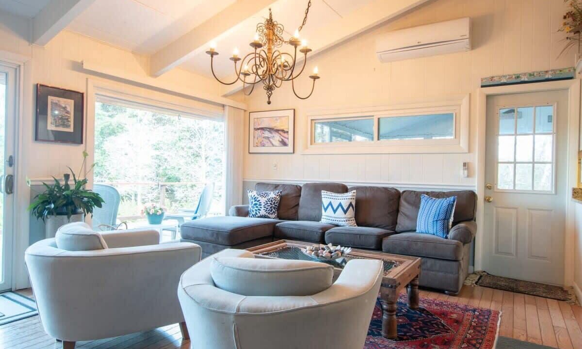 Photo of Livingroom in Eastham
