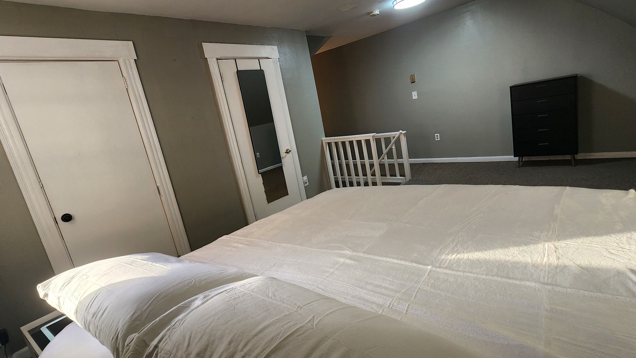 Photo of Bedroom in Cove - East Side - Shippan