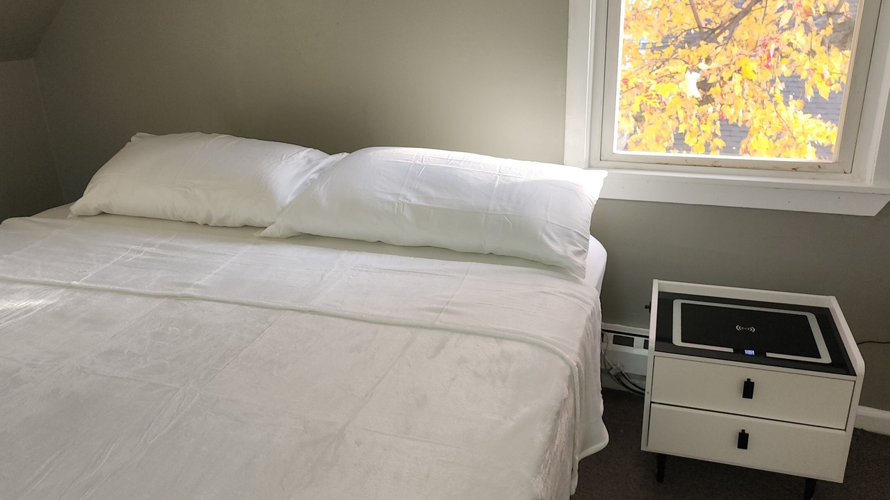 Photo of Bedroom in Cove - East Side - Shippan