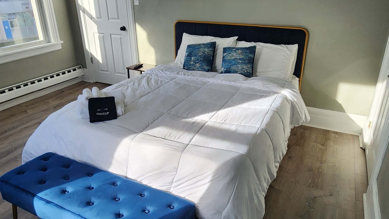 Photo of Bedroom in Cove - East Side - Shippan