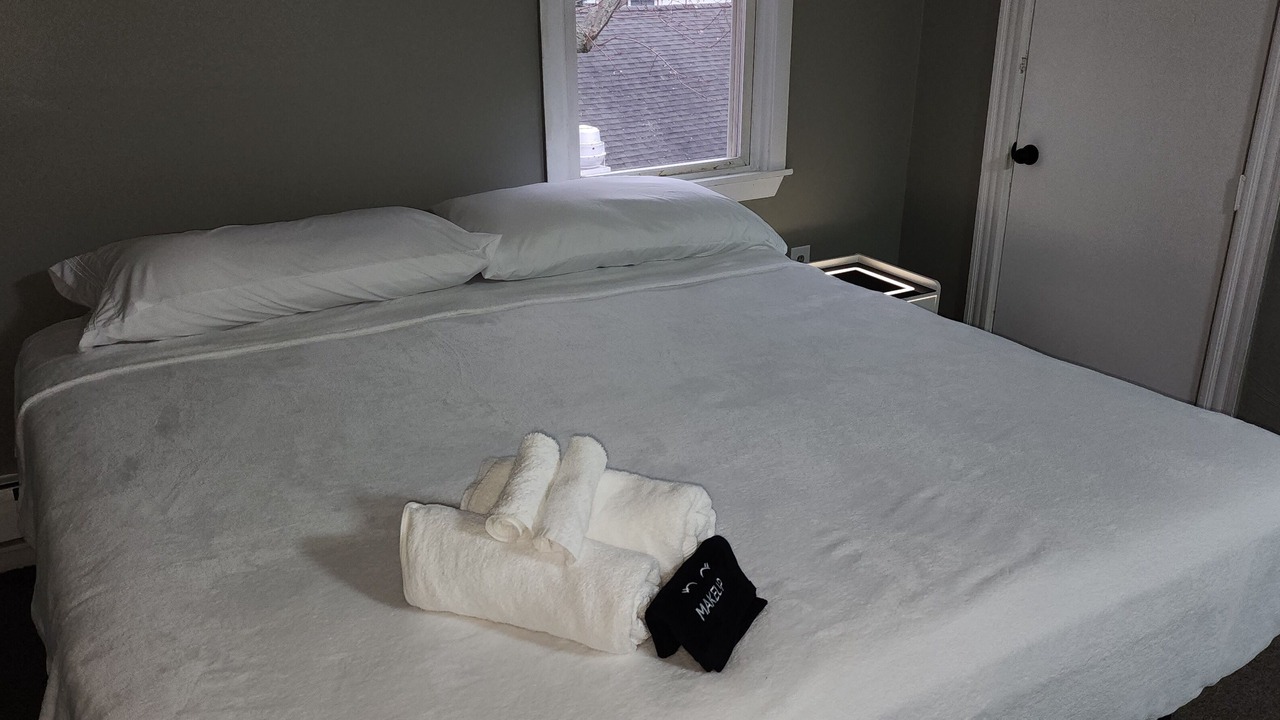 Photo of Bedroom in Cove - East Side - Shippan