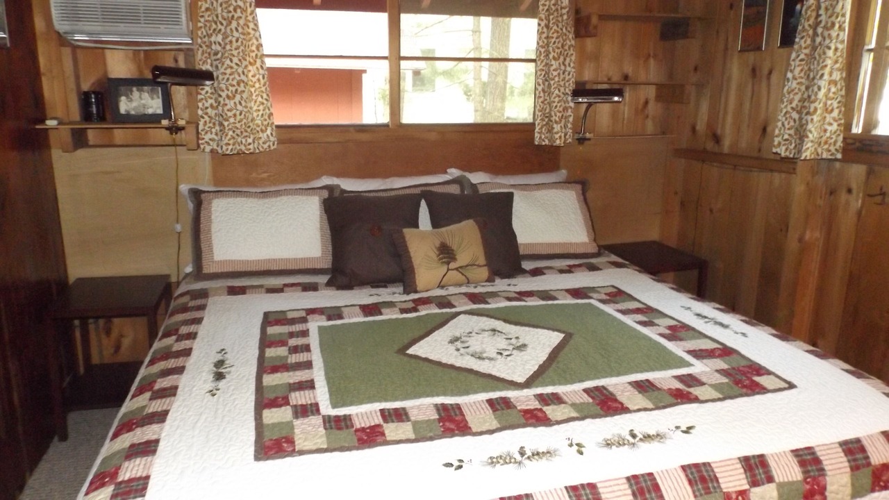 Photo of Bedroom in Raymond