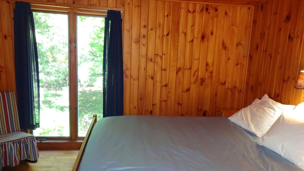 Photo of Bedroom in Raymond