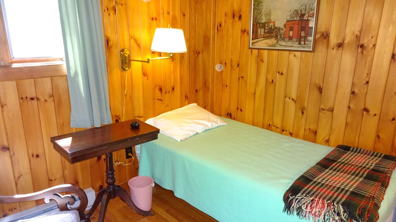 Photo of Bedroom in Raymond