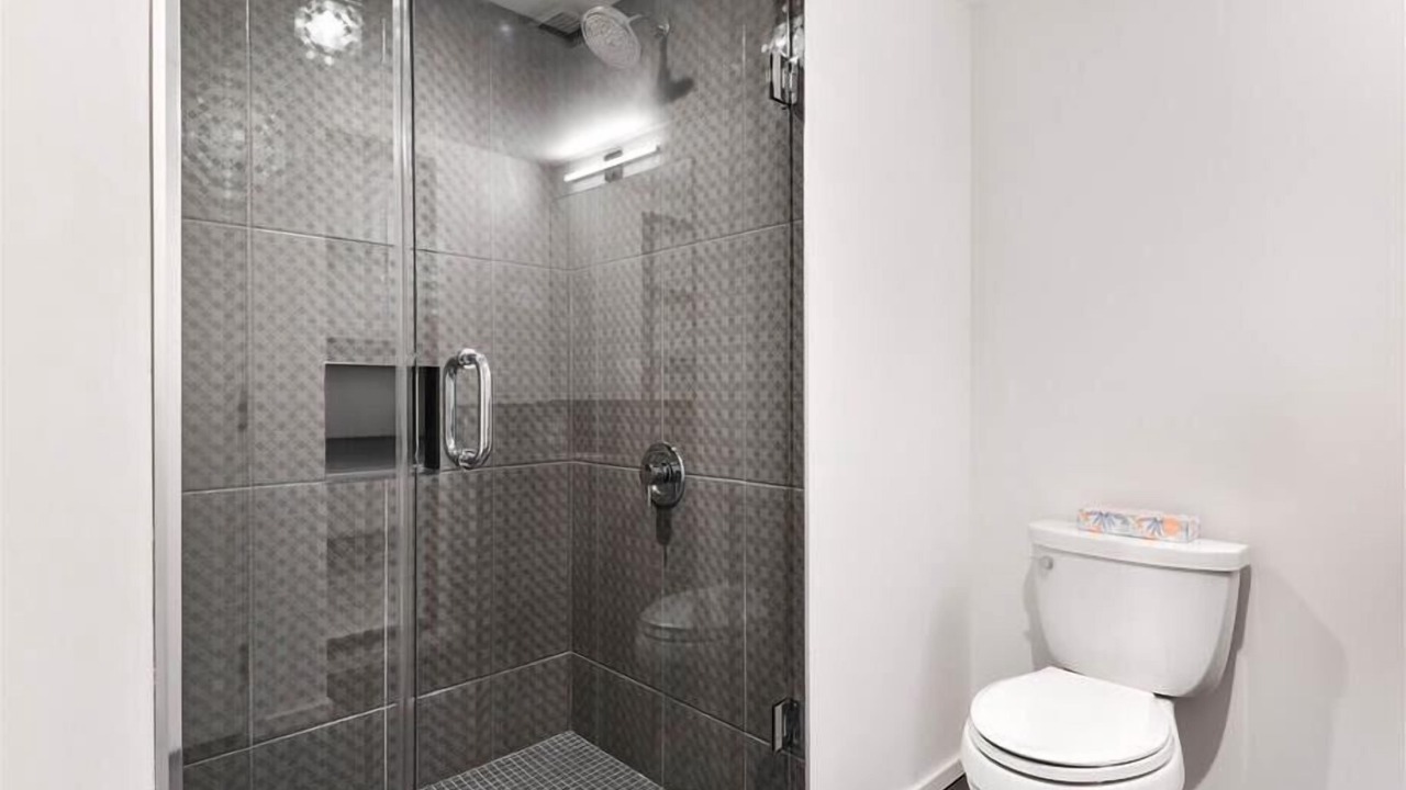 Photo of Bathroom in Shawmut