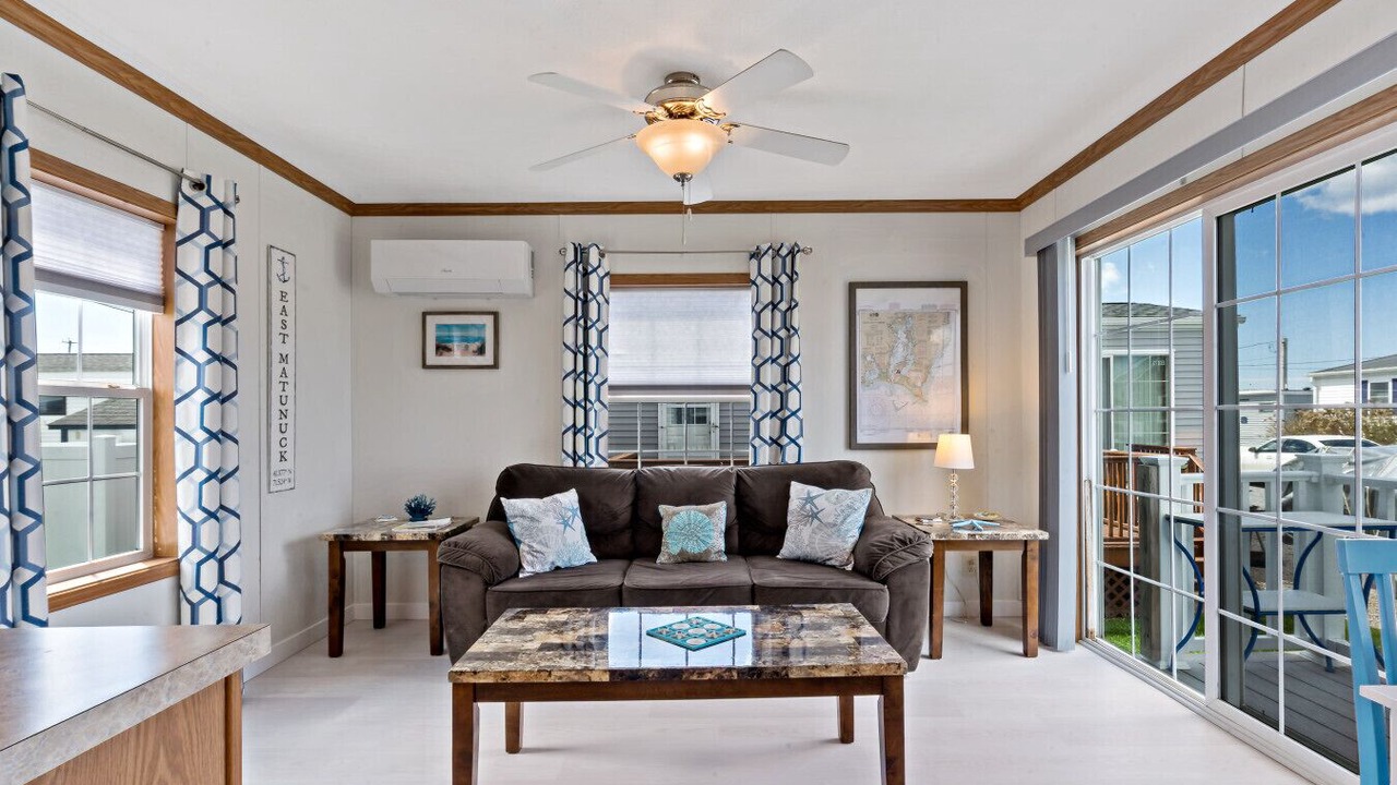 Photo of Livingroom in Snug Harbor