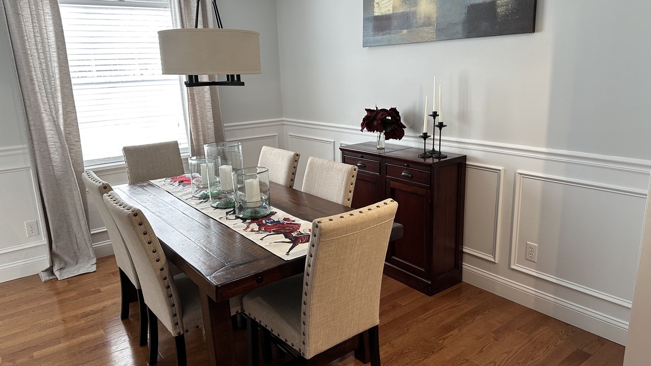 Photo of Livingroom in Saratoga Springs