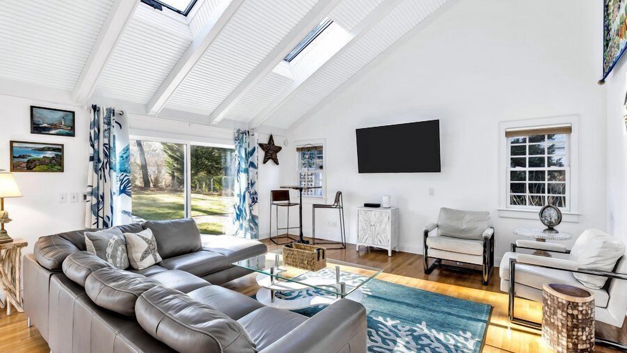 Photo of Livingroom in Chatham