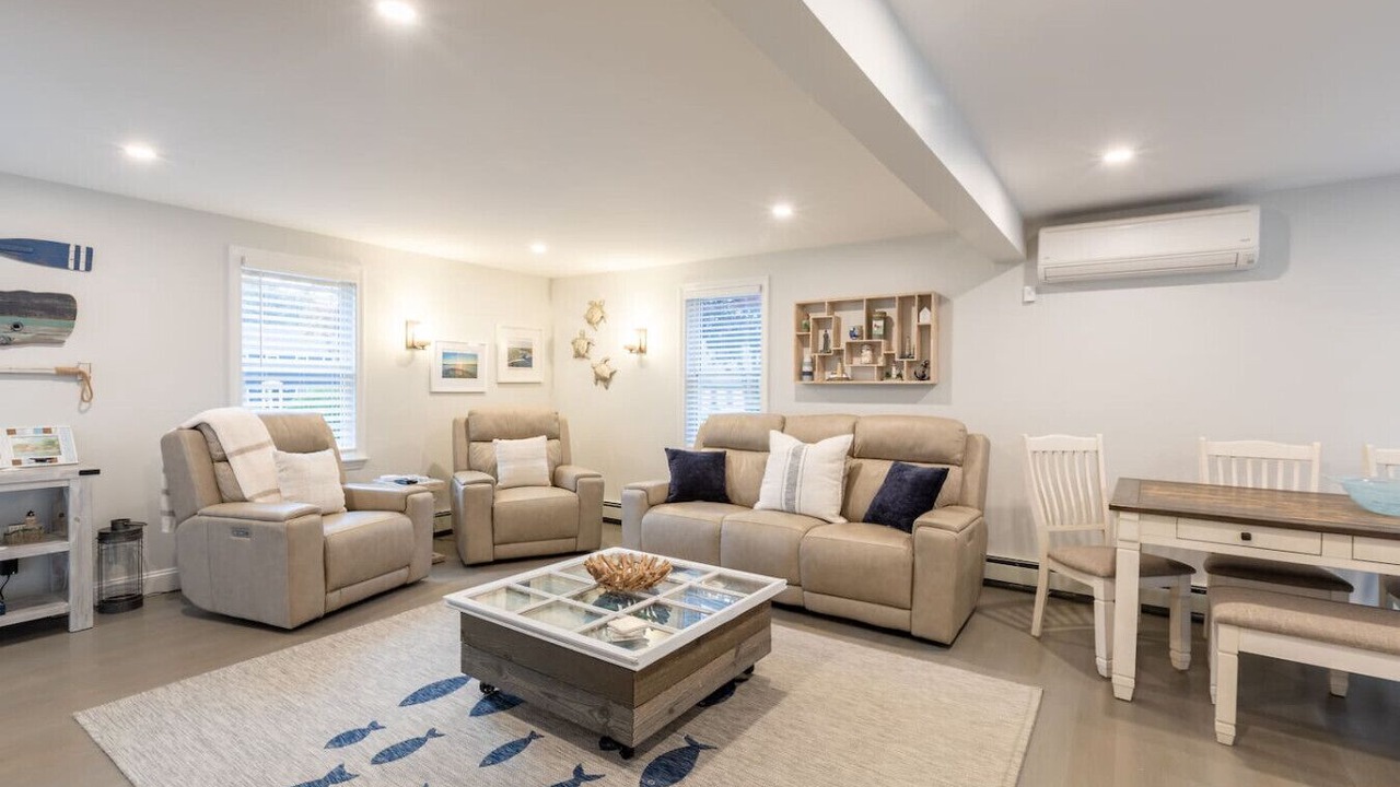 Photo of Livingroom in East Falmouth