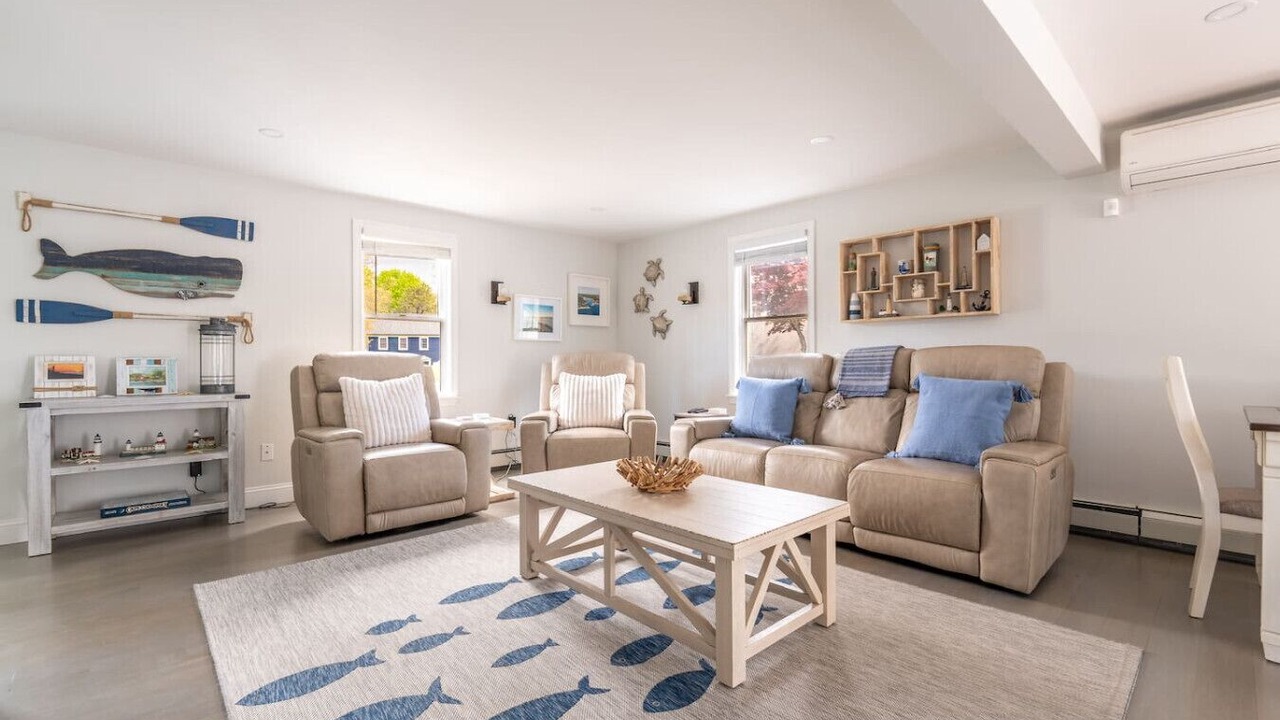 Photo of Livingroom in East Falmouth