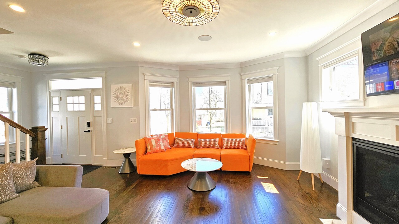 Photo of Livingroom in Neponset - Port Norfolk