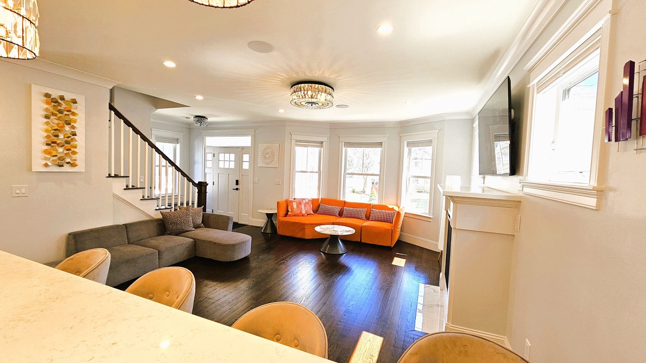 Photo of Livingroom in Neponset - Port Norfolk