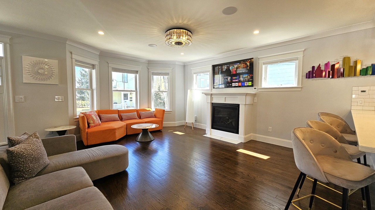 Photo of Livingroom in Neponset - Port Norfolk