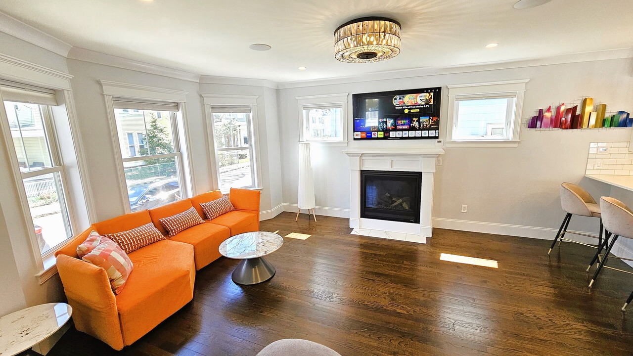 Photo of Livingroom in Neponset - Port Norfolk