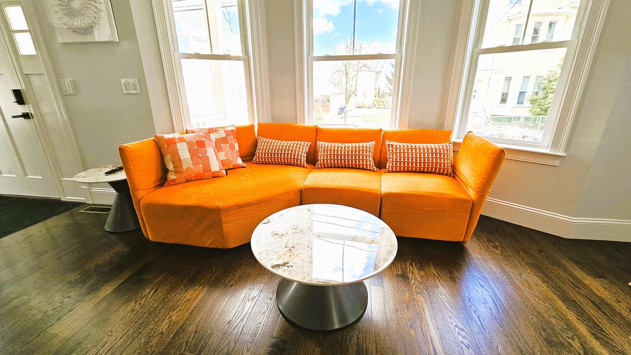 Photo of Livingroom in Neponset - Port Norfolk