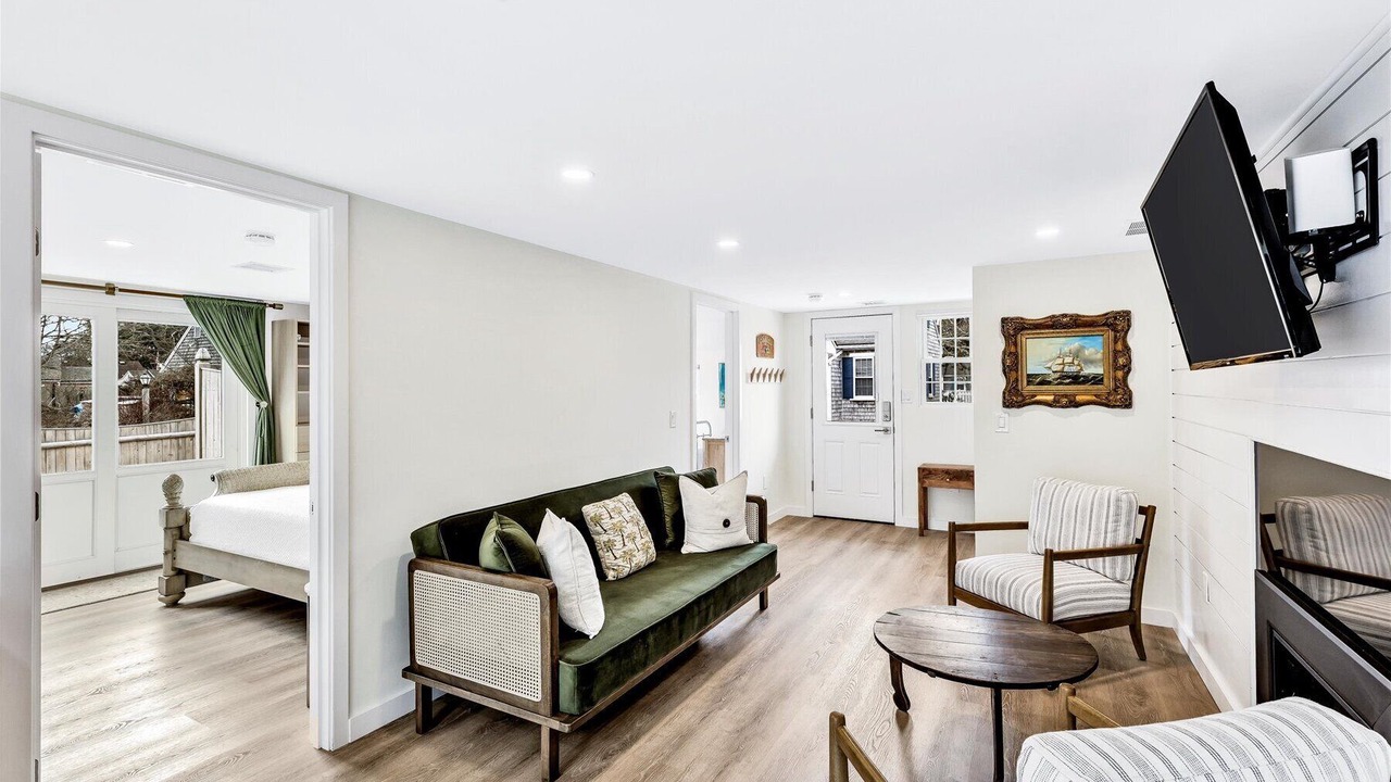 Photo of Livingroom in South Yarmouth