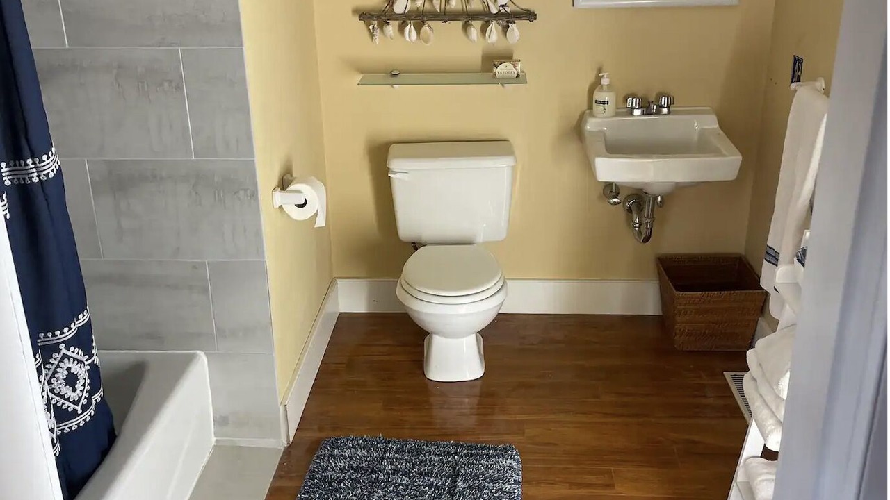 Photo of Bathroom in Warren