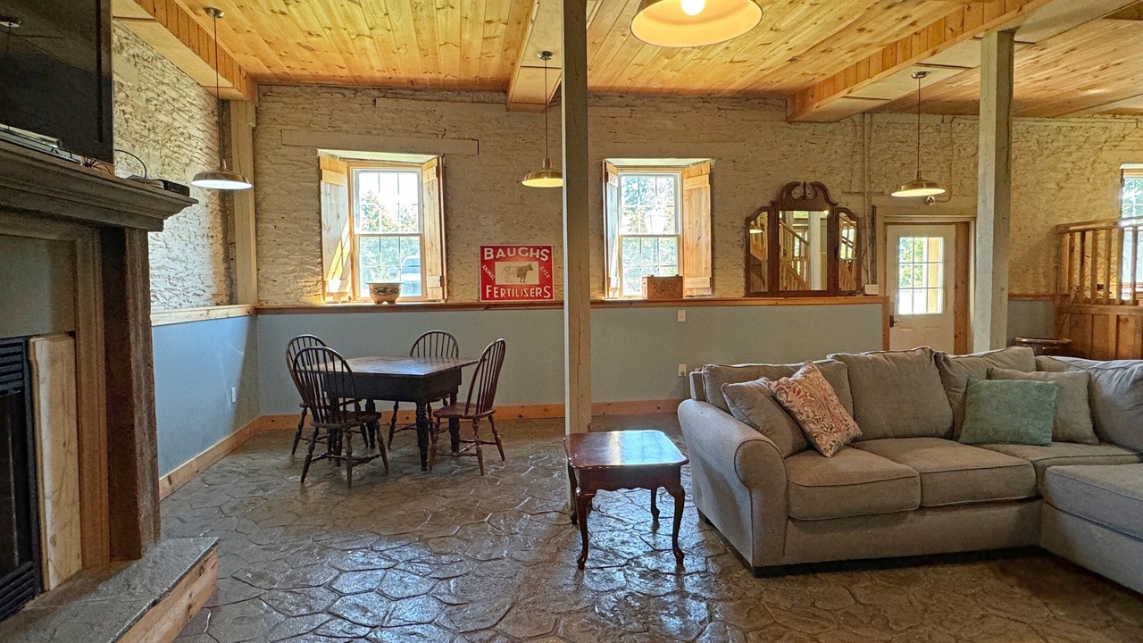 Photo of Livingroom in Cooperstown