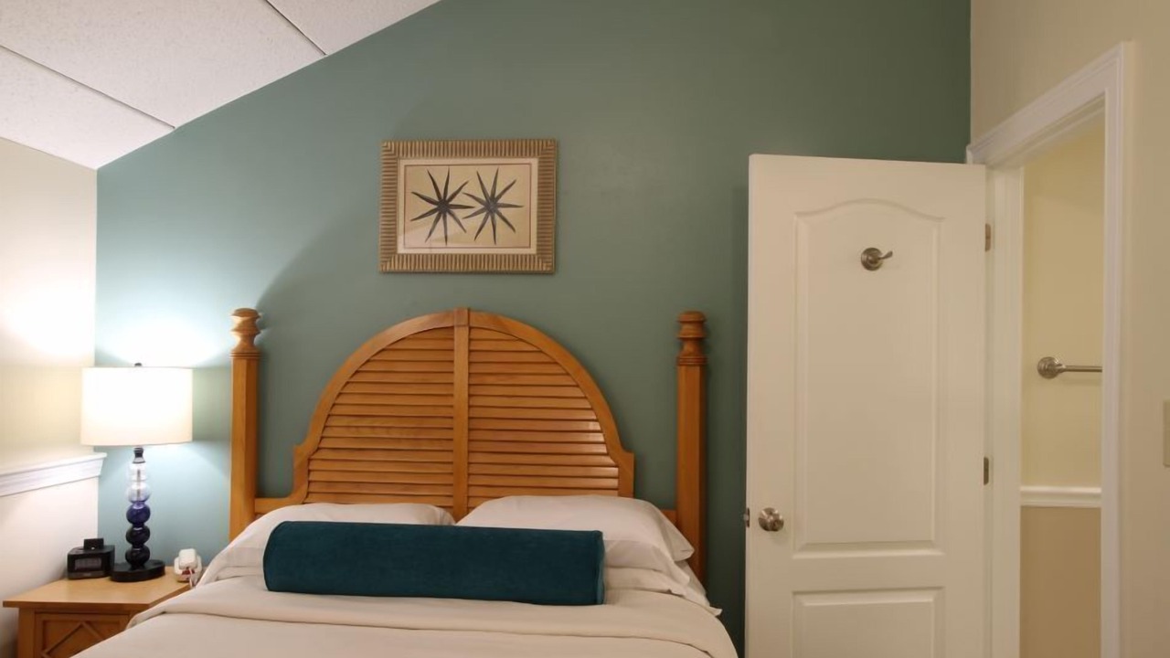 Photo of Bedroom in West Yarmouth