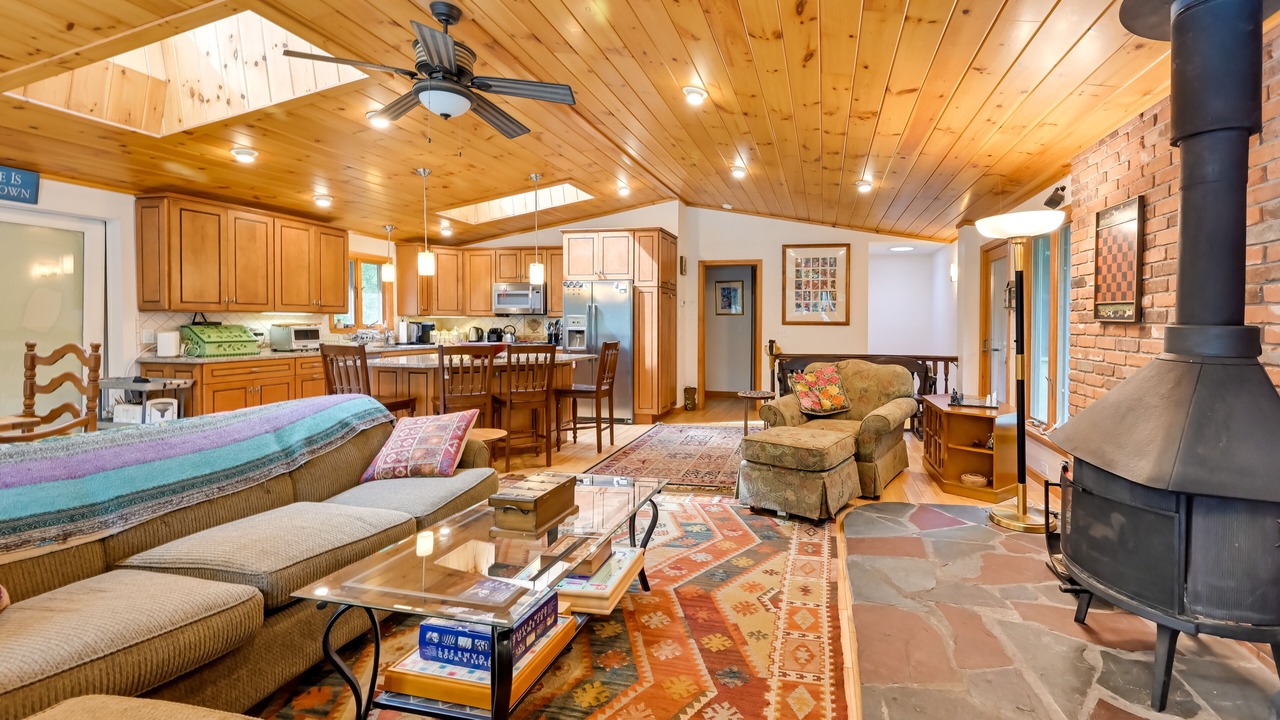 Photo of Livingroom in Tolland