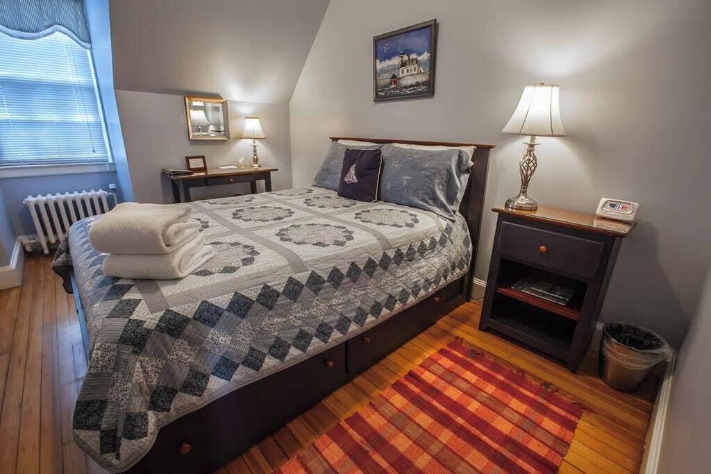 Photo of Bedroom in Newport
