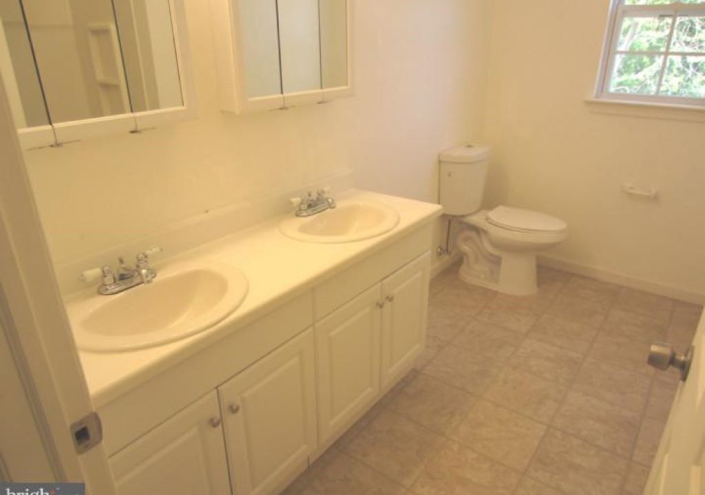 Photo of Bathroom in White Horse