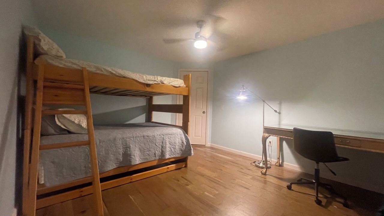 Photo of Bedroom in Charlotteville
