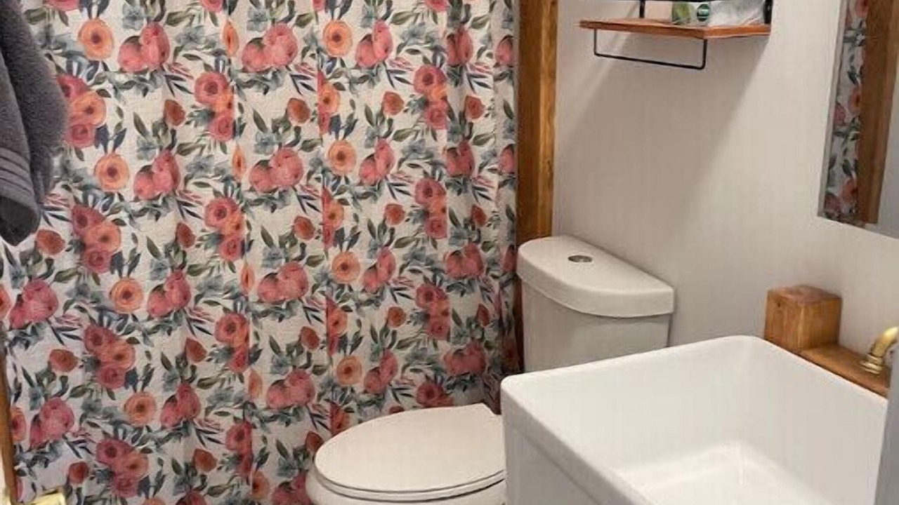Photo of Bathroom in Charlotteville