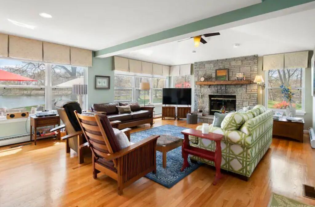 Photo of Livingroom in Stonington