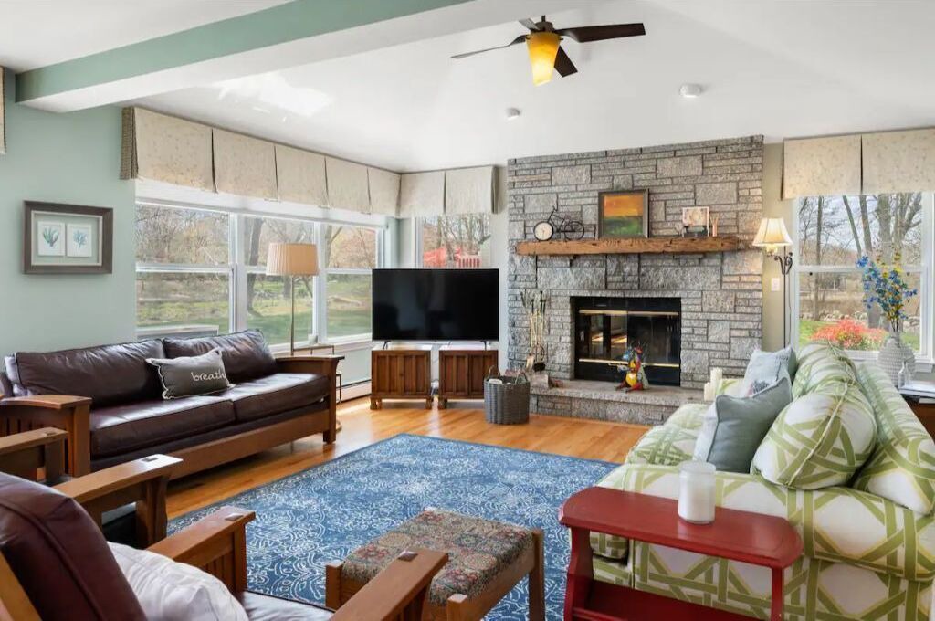 Photo of Livingroom in Stonington