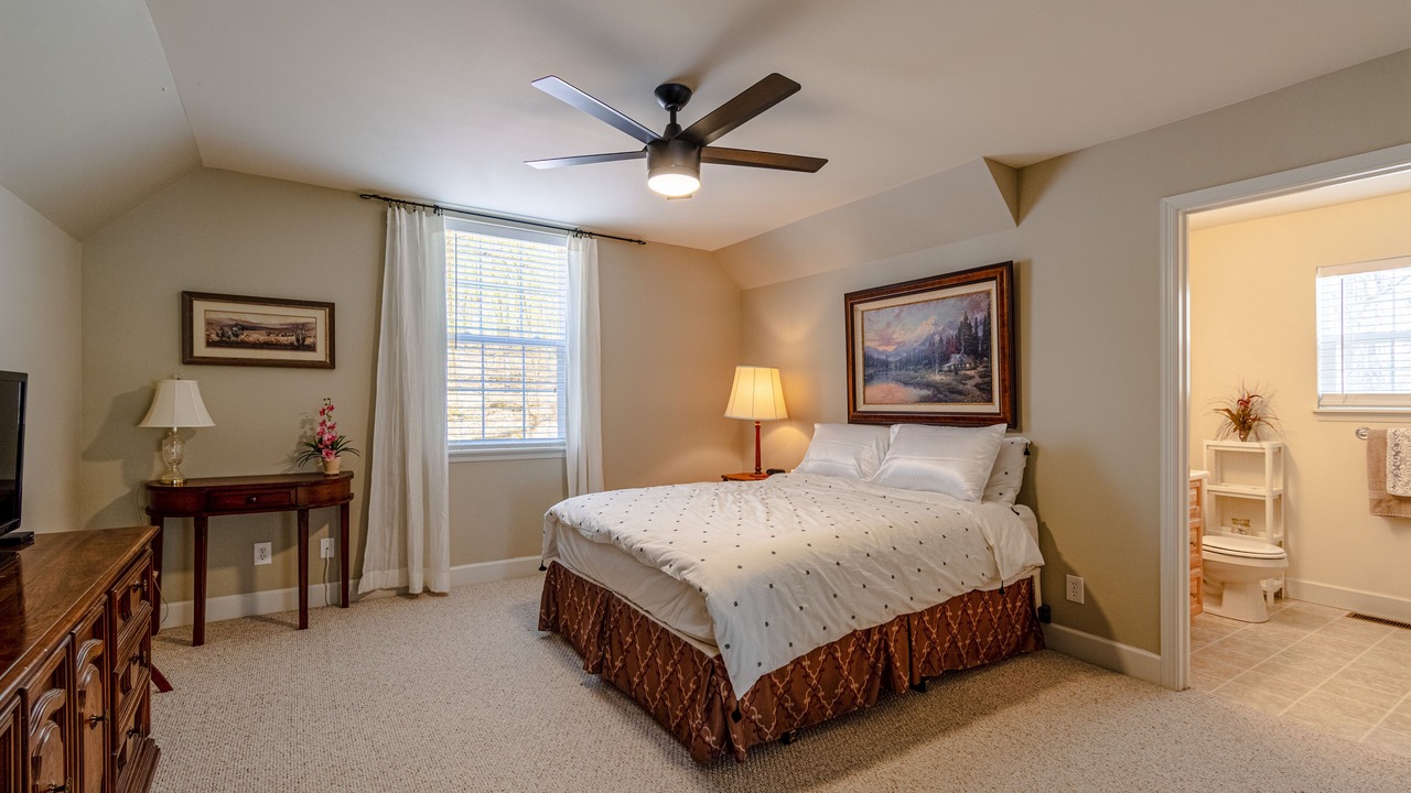 Photo of Bedroom in Rowland