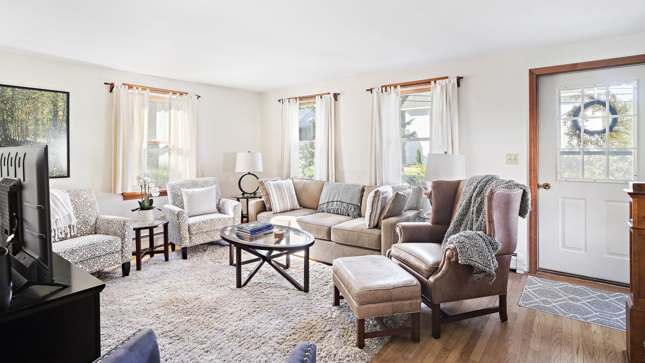 Photo of Livingroom in Lee