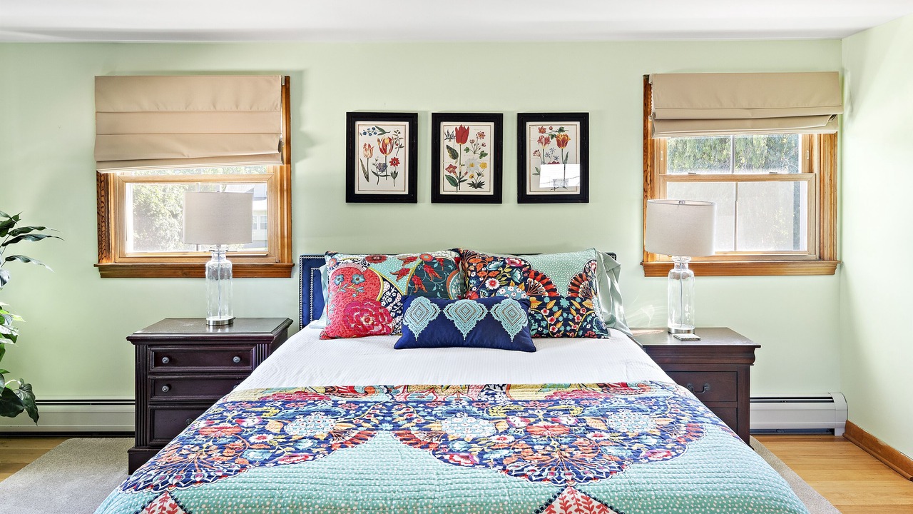 Photo of Bedroom in Lee