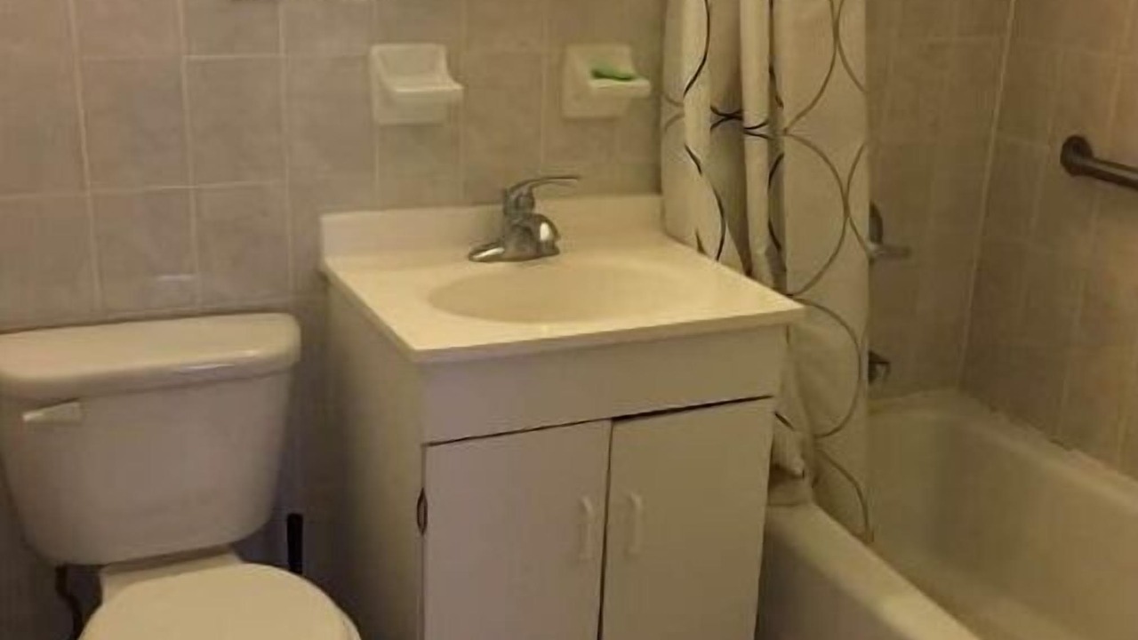 Photo of Bathroom in University Gardens