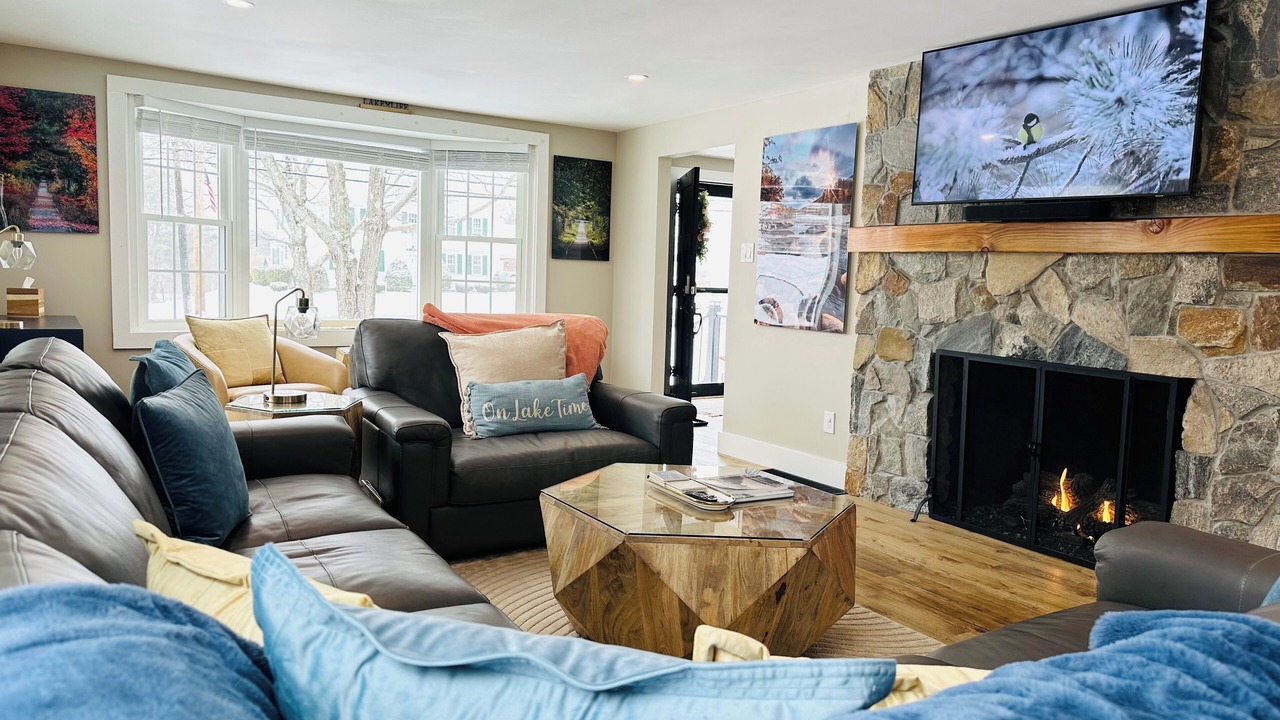 Photo of Livingroom in Wolfeboro