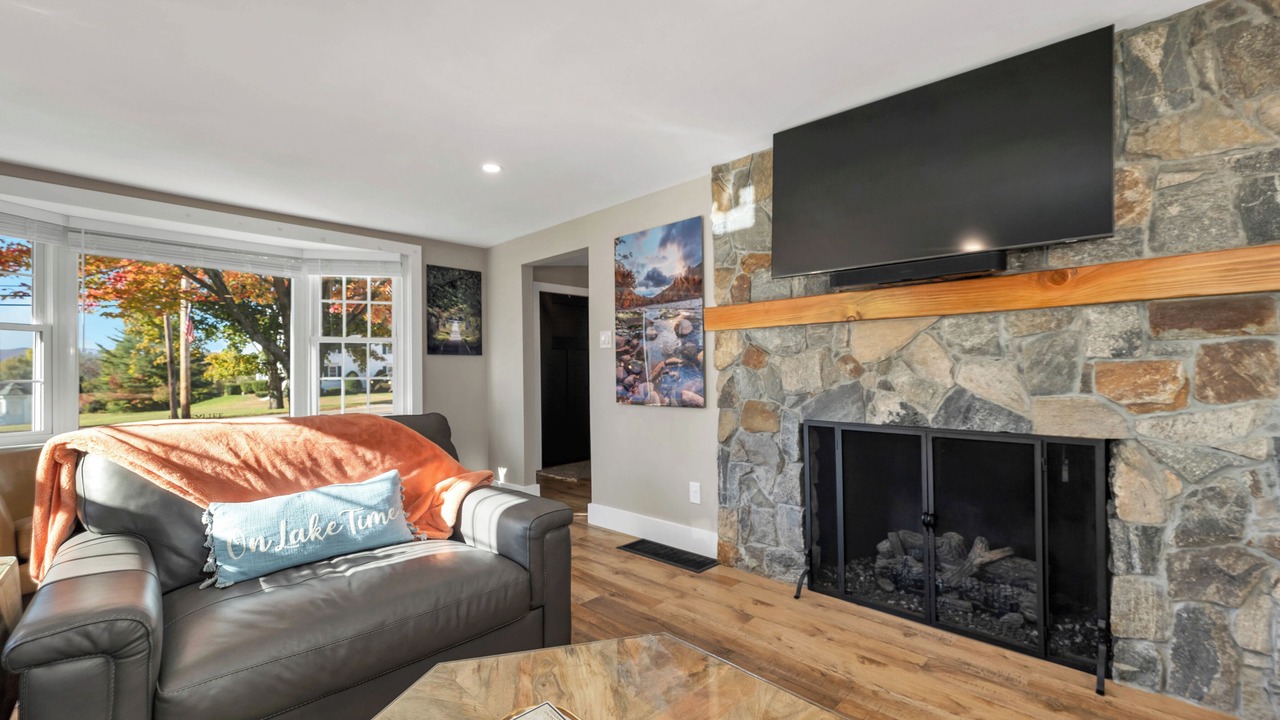 Photo of Livingroom in Wolfeboro