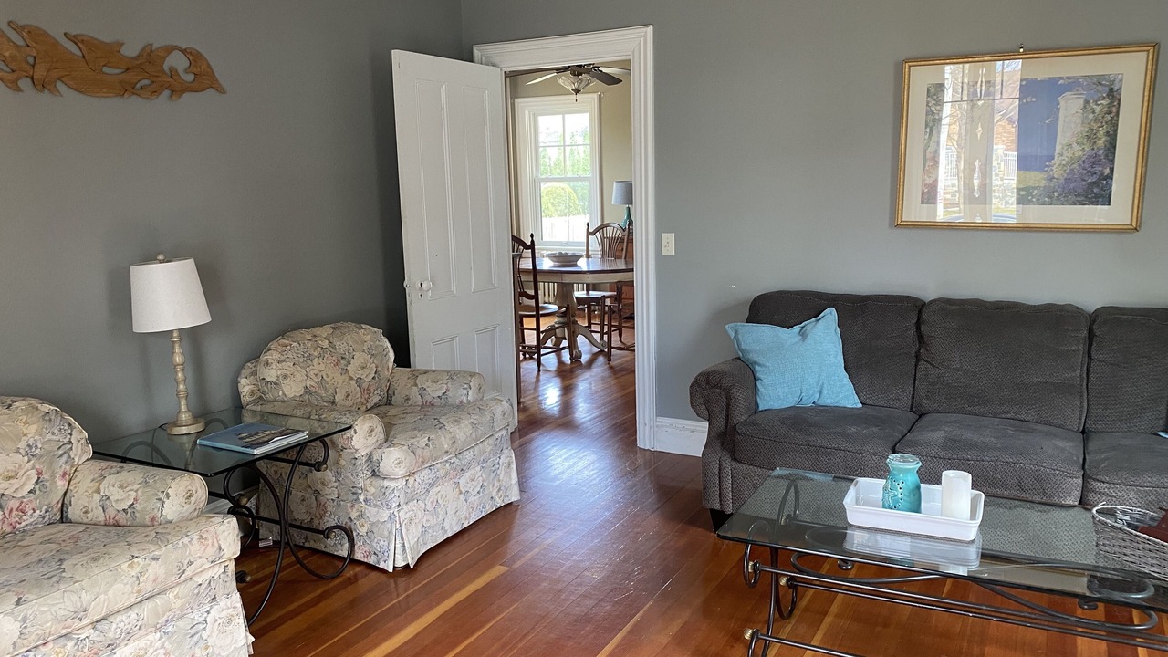 Photo of Livingroom in Jamestown