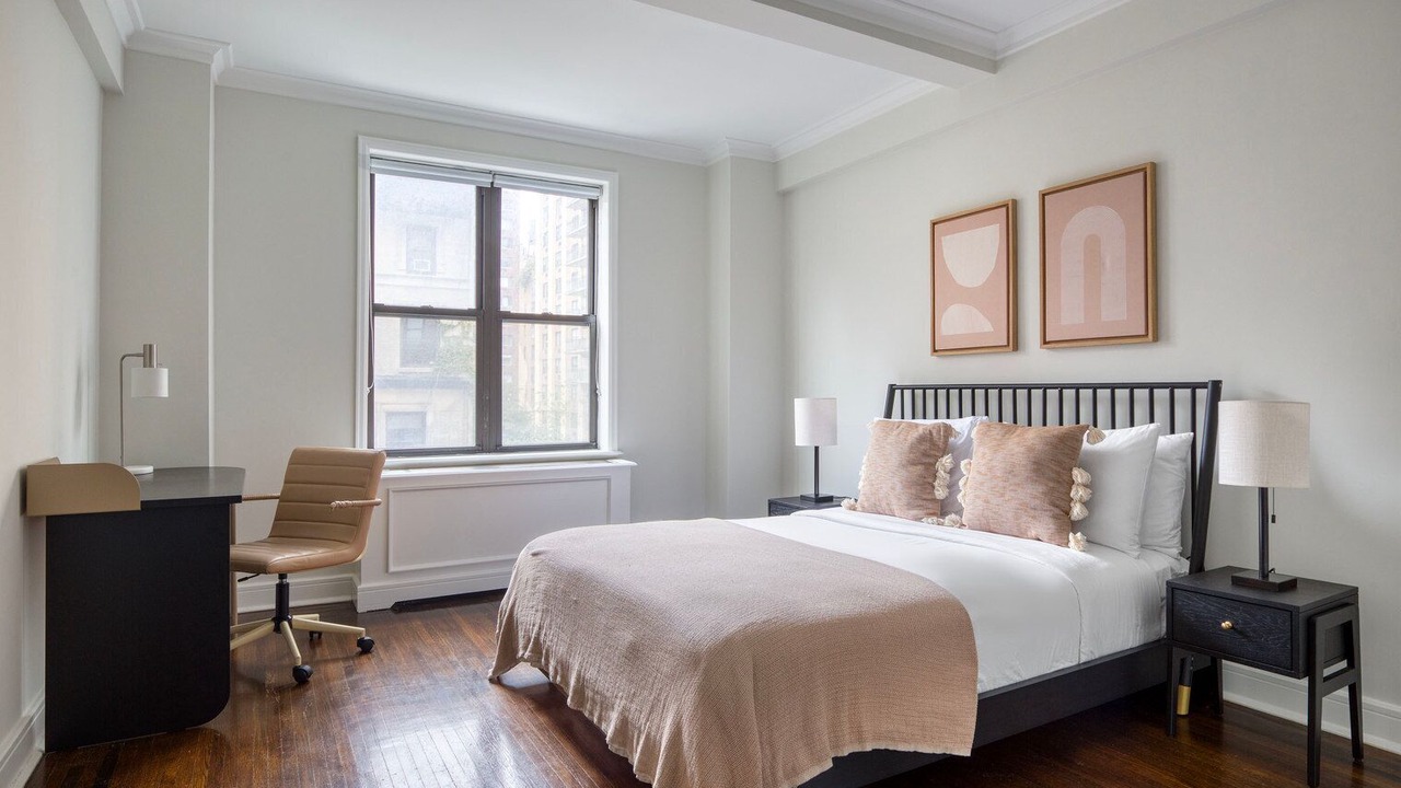 Photo of Bedroom in Lincoln Square