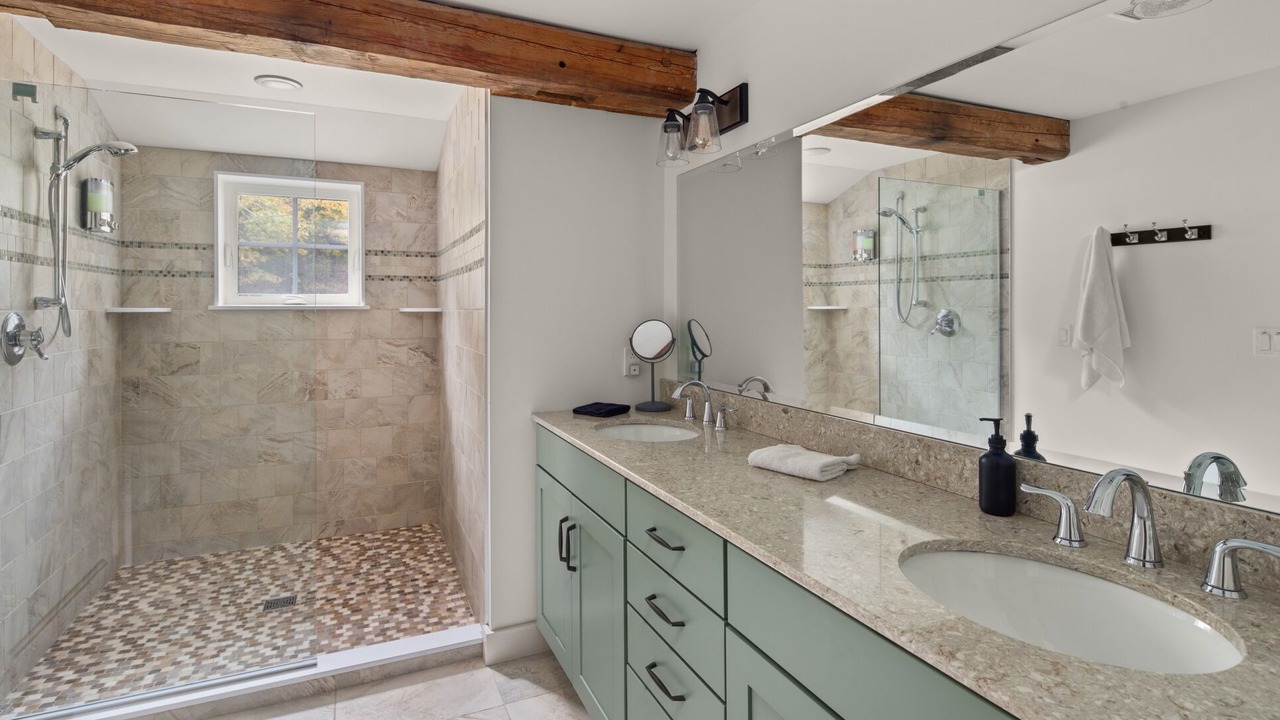 Photo of Bathroom in Warren