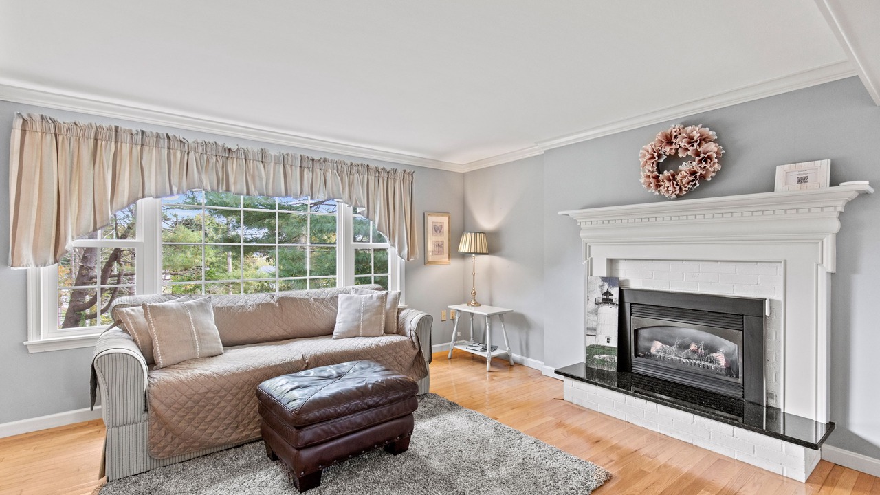 Photo of Livingroom in York Harbor